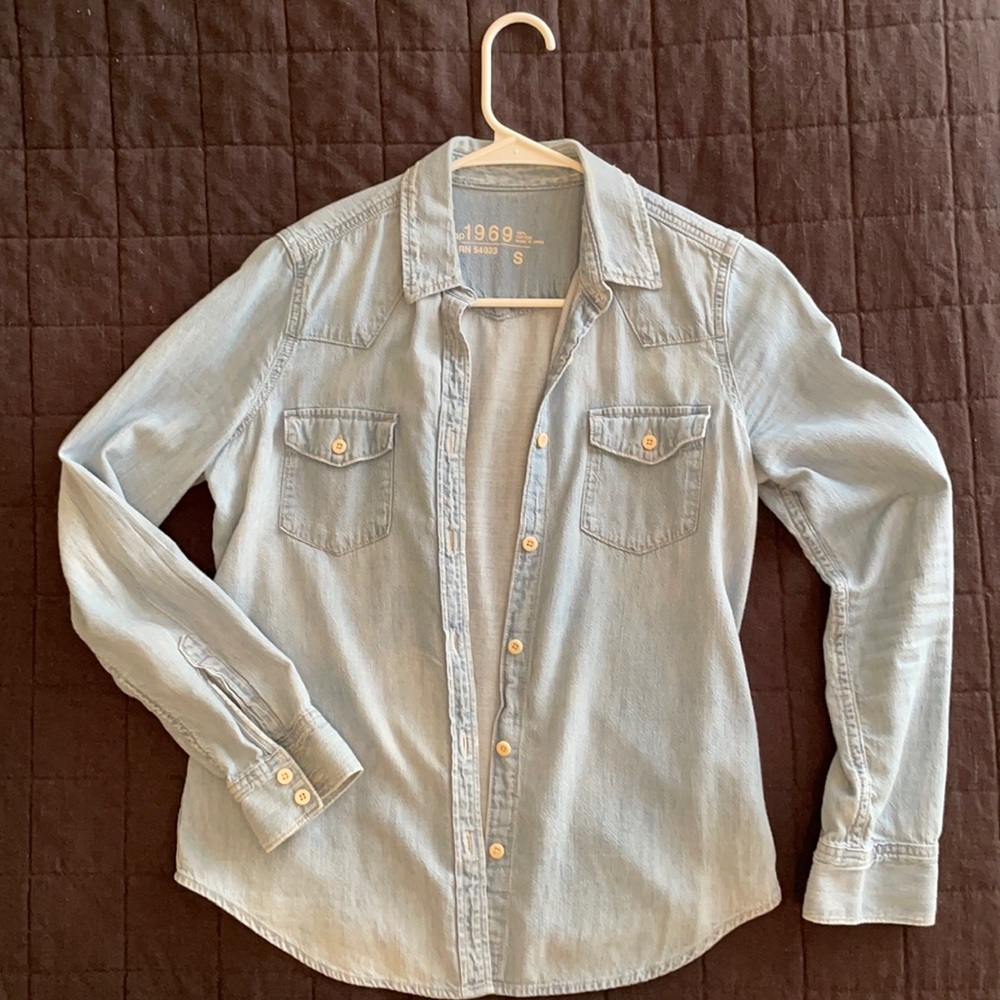 Gap denim button down, 100% cotton, casual button down